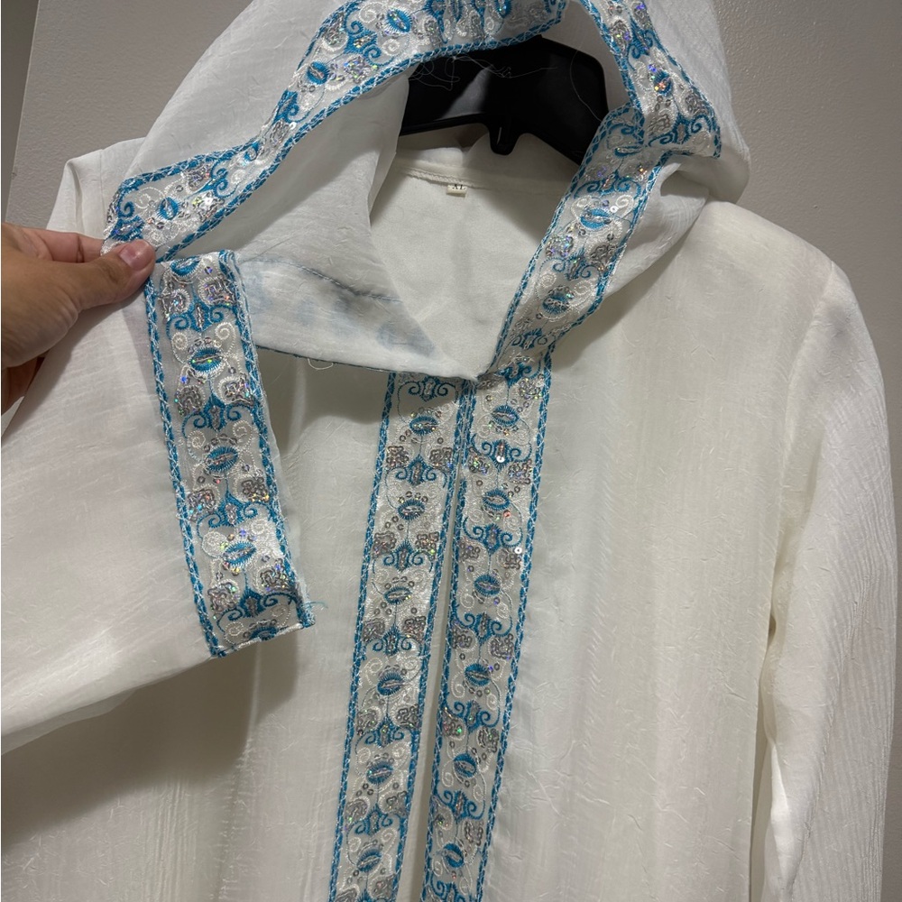 White abaya